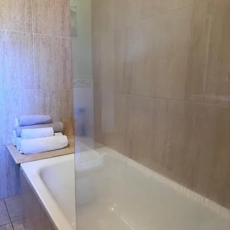 Casa 2 Con Piscina Y Cenador Al Aire Libre Hébergement de vacances