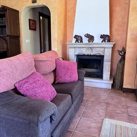 Hébergement de vacances Casa 2 Con Piscina Y Cenador Al Aire Libre *