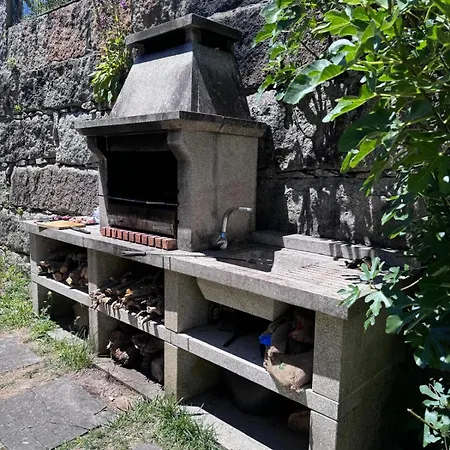 Casa 2 Con Piscina Y Cenador Al Aire Libre Hébergement de vacances *